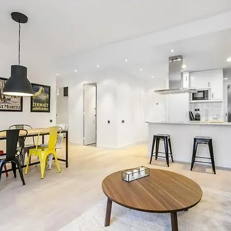 51sam1021 - Modern Near Montjuic Apartmán *